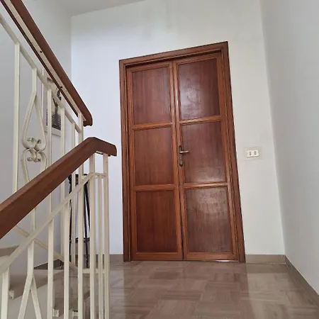 Oak Tree Apartment Montefelcino