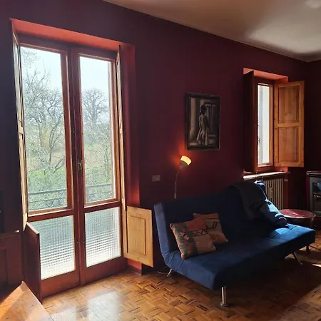 Apartment Oak Tree *
