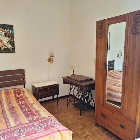 Apartment Oak Tree Montefelcino