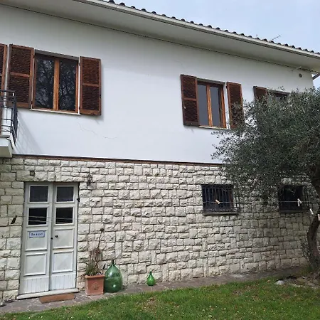 Oak Tree Apartment Montefelcino
