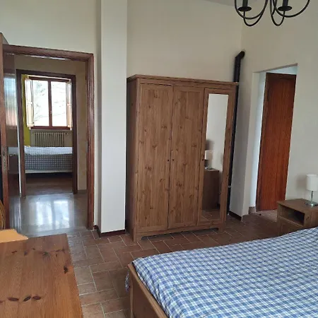 Apartment Oak Tree Montefelcino