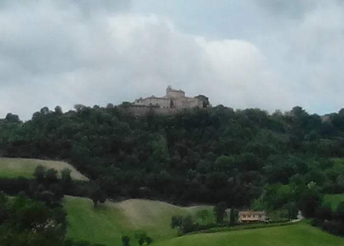 Oak Tree Apartment *